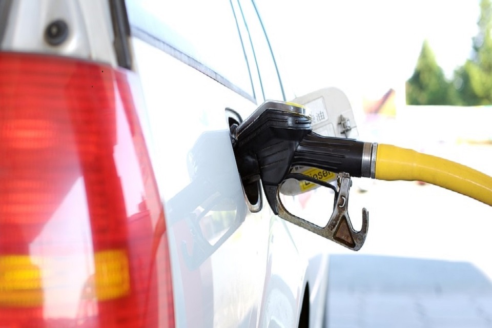Arrivano in Italia le nuove etichette carburanti: addio a Benzina, Diesel e Gpl